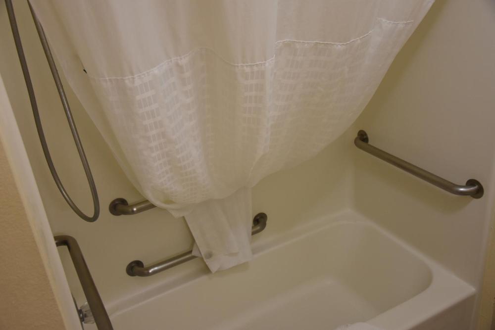 Queen Room - Disability Access - Non-Smoking interior